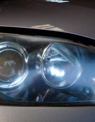 Right headlight before repair